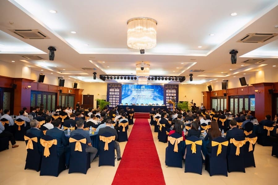 Toàn cảnh hội trường Đại hội HBA với 180 đại biểu và khách mời