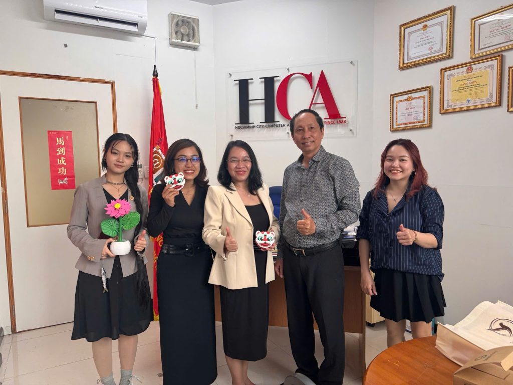 Đoàn HOCA và KNAGROUP thăm Hội Tin học TP.HCM (HCA)