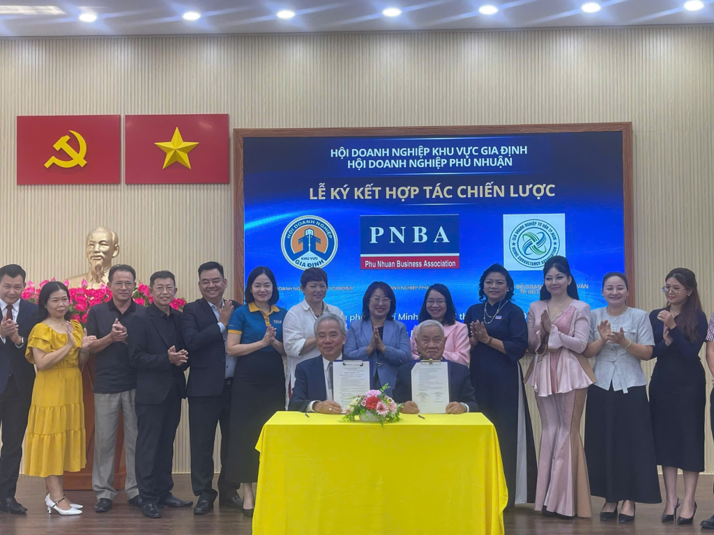 Lễ ký kết hợp tác chiến lược PNBA, GDBA và HOCA tại hội thảo Nghị quyết 68-NQ/TW